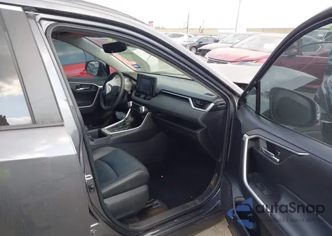 2022 Toyota Rav4 Xle из США, поврежденный, VIN 2T3W1RFV1NW209717